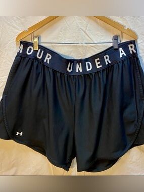 Woman’s 2x Under Armour Black Athletic Shorts with Branded Waistband